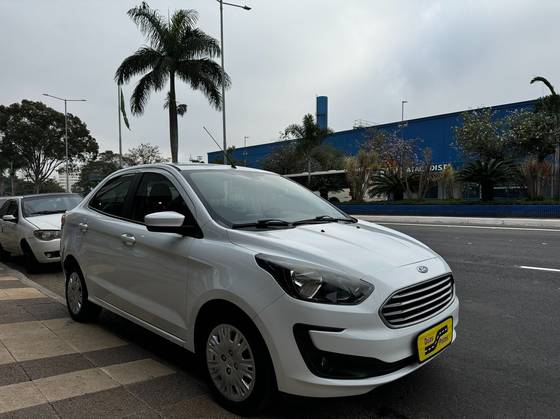 FORD KA 1.5 TI-VCT FLEX SE PLUS SEDAN AUTOMÁTICO FORD KA 1.5 TI-VCT FLEX SE PLUS SEDAN AUTOMÁTICO